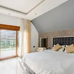 Luxury 1 Villa