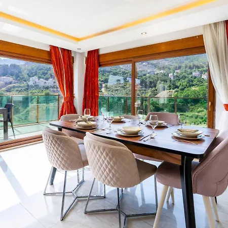 Luxury 1 Аланія