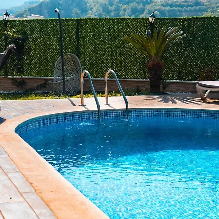 Luxury 1 *