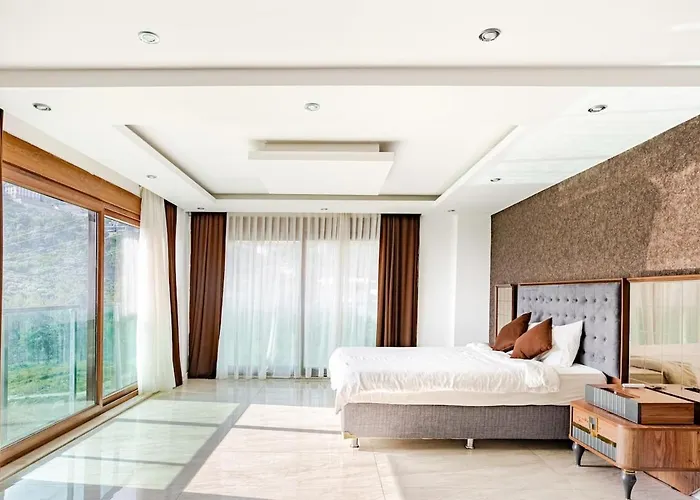 Luxury 1 * אלאניה