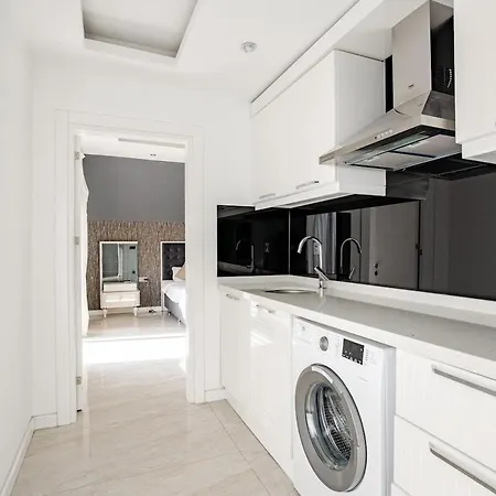 Luxury 1 *