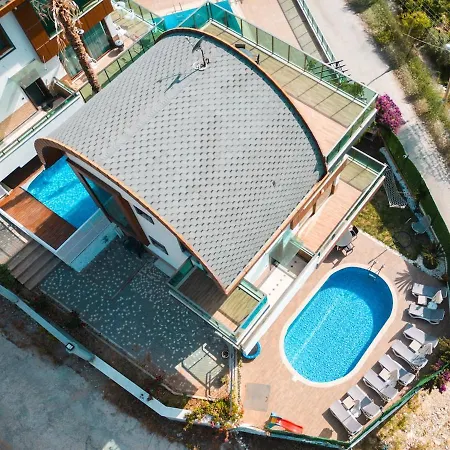 Luxury 1 * Алания